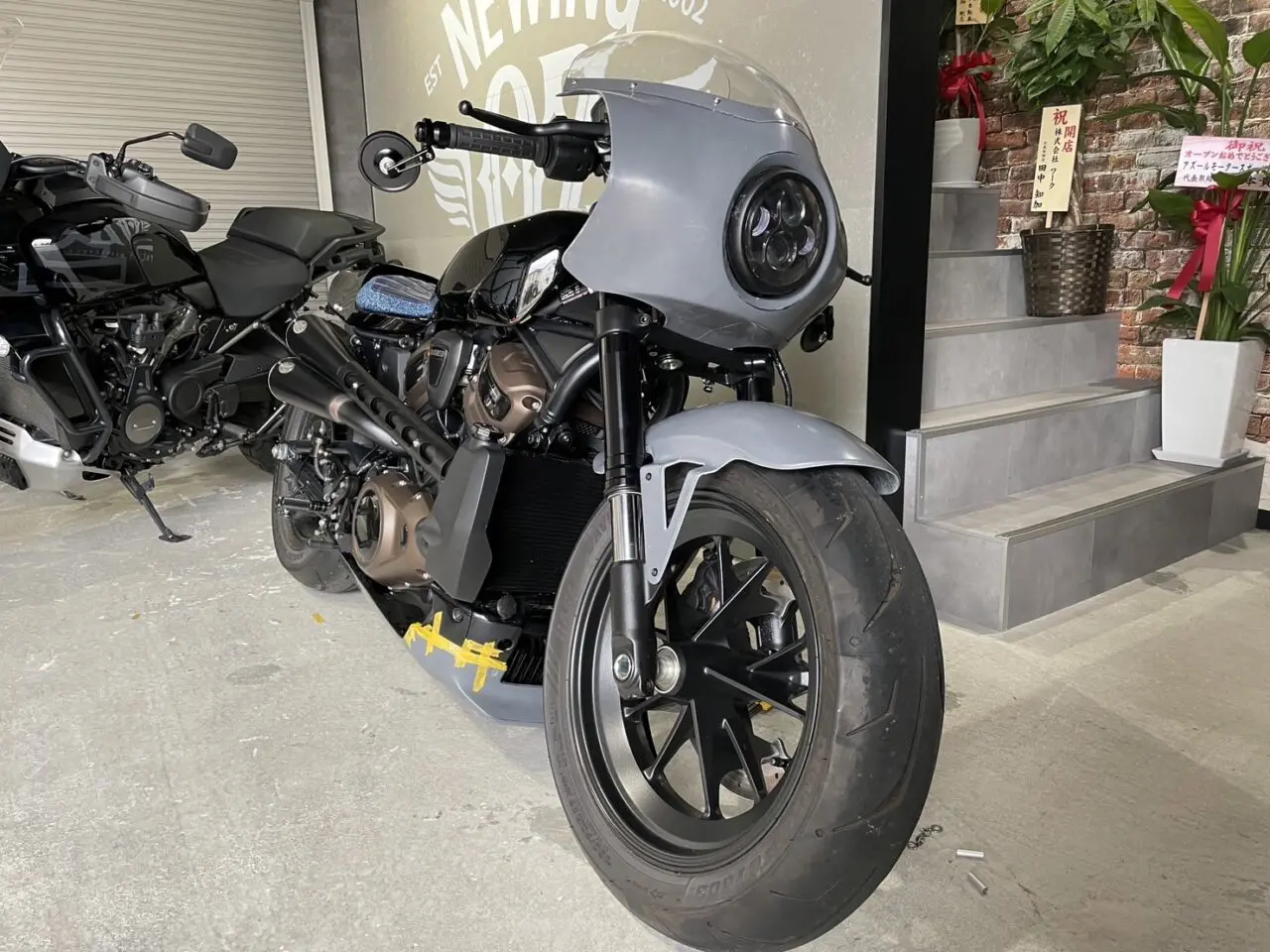 高質で安価 デモカーのハーレースポーツスターS 追加オリジナルパーツ パーツ