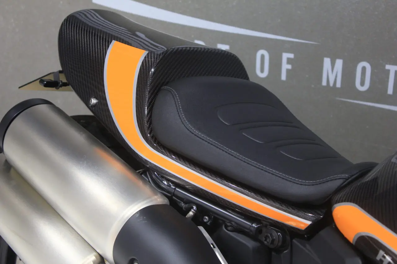 SSS7 OZ by NEWING リアーフェンダーカウル FRP 21年以降 ハーレー スポーツスターS RH1250S 未塗装 HD店