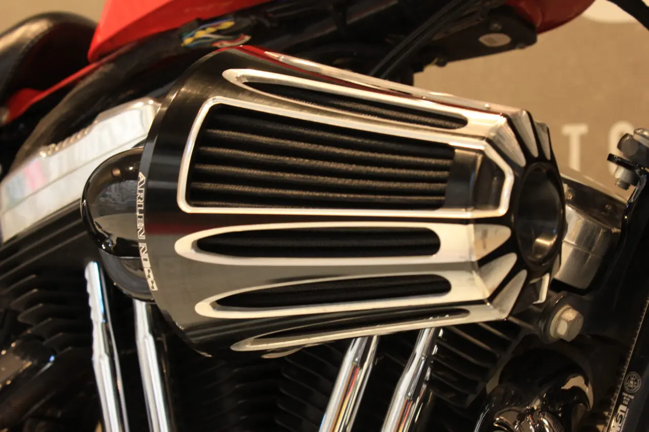 フルカスタムしたハーレーXL1200X新在庫車両OZbyNEWINGに