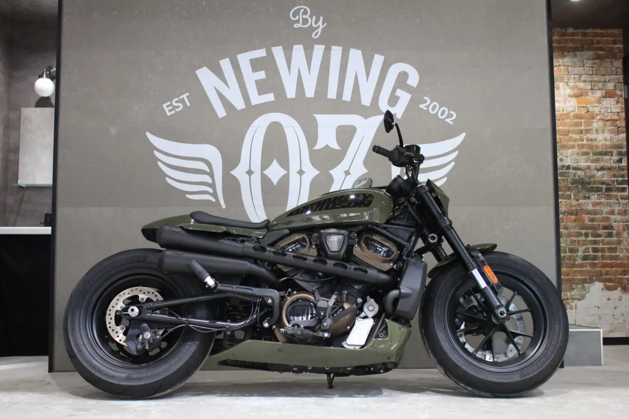 激レア❗非売品　関西万博　バーレーン王国　金と黒セート　ナシオナルデイピン Zippo ジッポー ハーレーダビッドソン 日本限定モデル バイク